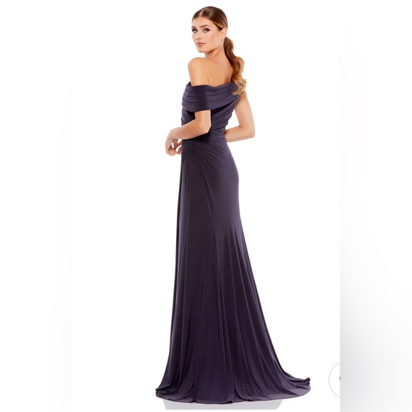 Mac Duggal CHARCOAL FOLDOVER OFF-THE-SHOULDER SLIT GOWN SIZE 12 NWT - Picture 2 of 3